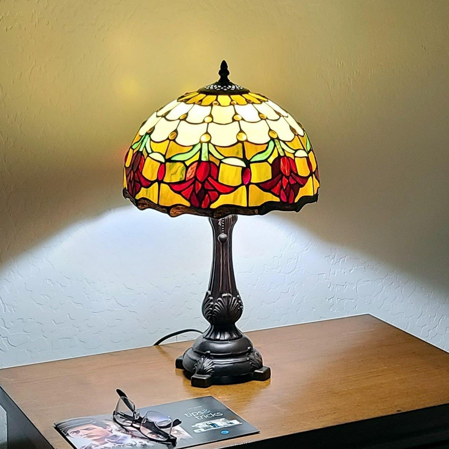 Tiffany Style Table Lamp 19in Tall Floral Roses Stained Glass Accent Lamp