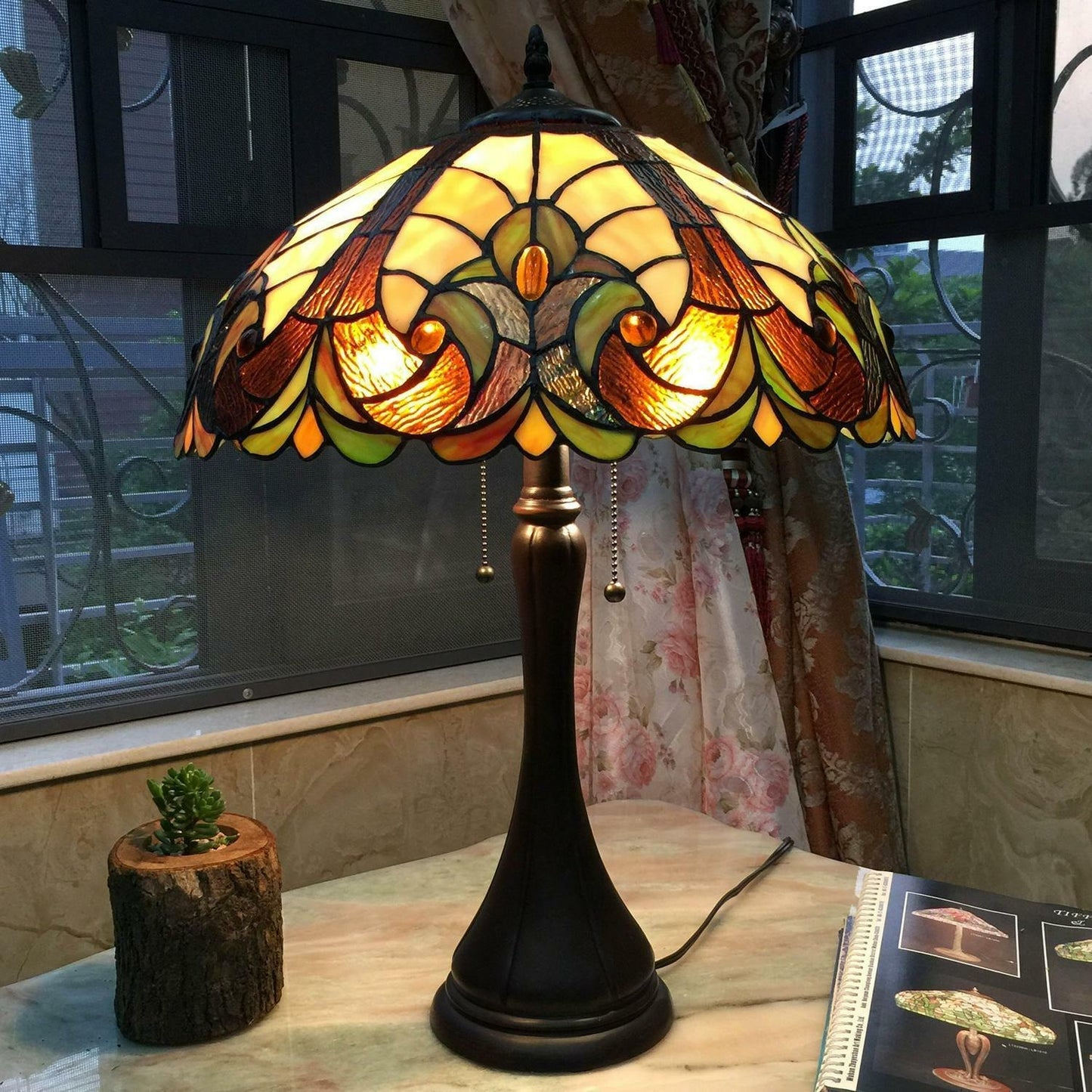 Victorian Design 2-Light Tiffany Style Stained Glass Dark Bronze Gold Table Lamp