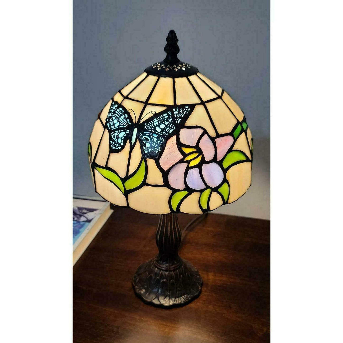 15Inch Butterfly Theme Stained Glass Accent Reading Table Lamp in Tiffany Style