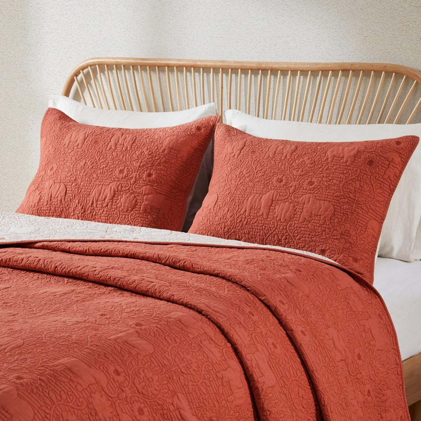 Coral/Off White Reversible Cotton Elephant Floral Coverlet Set - King/Cal King