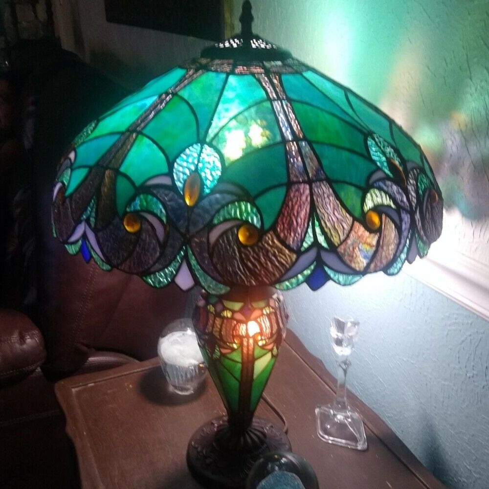 Emerald Green Victorian Theme Tiffany Style Stained Glass Table Lamp w/ Lit Base