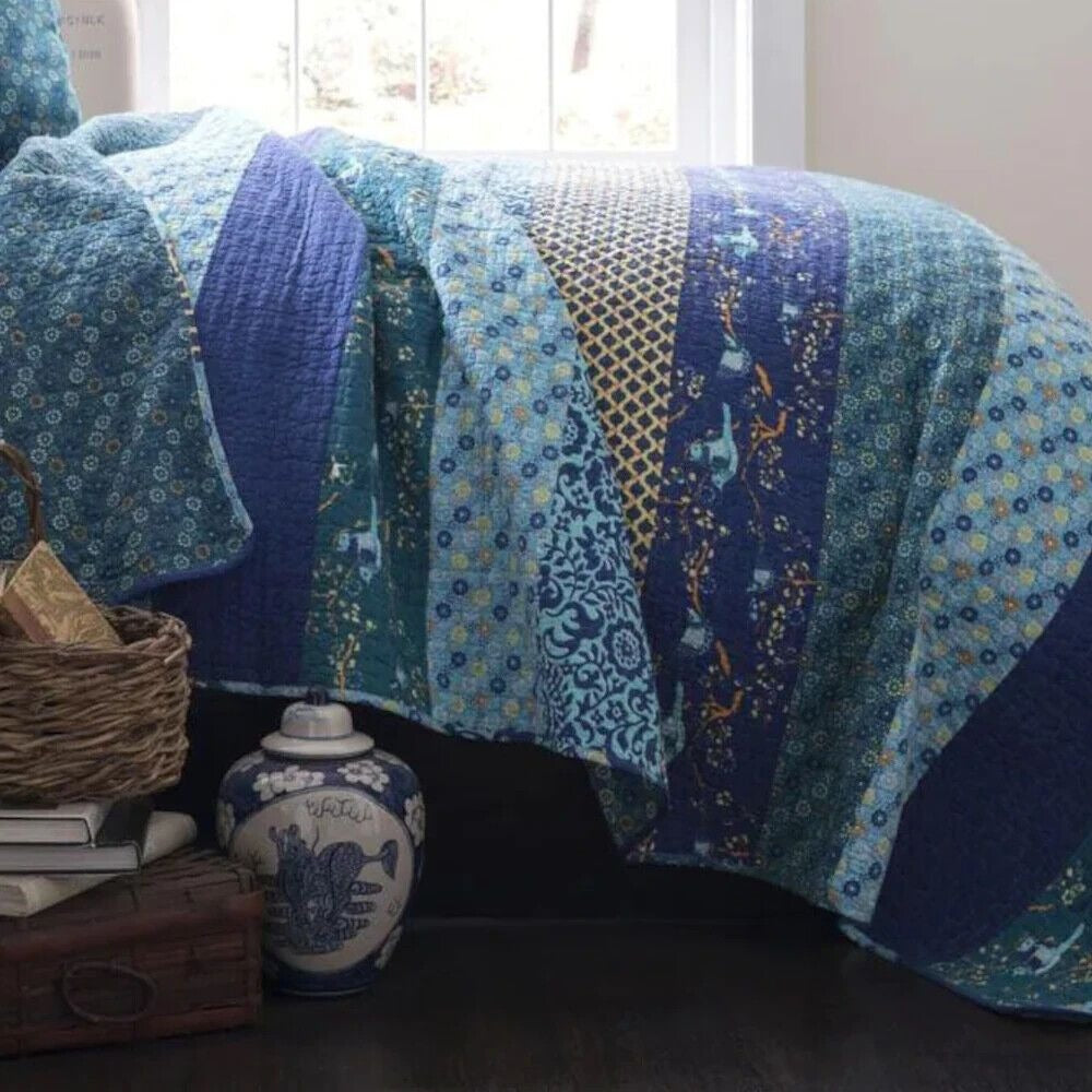 Hues of Blue Floral Cottage 3-pc Comforter Quilt Set - King Sz