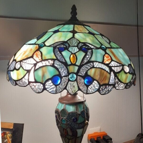 Tiffany Style Green Hue Lighted Base Stained Glass Accent Table Lamp 20in