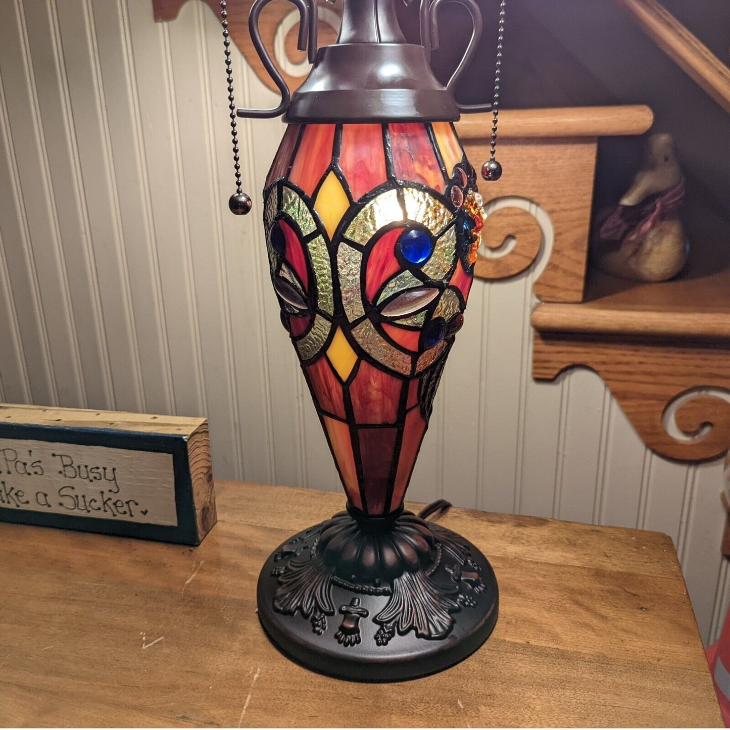 Tiffany Style Red Stained Glass Victorian Design Table Lamp w/ Lighted Base