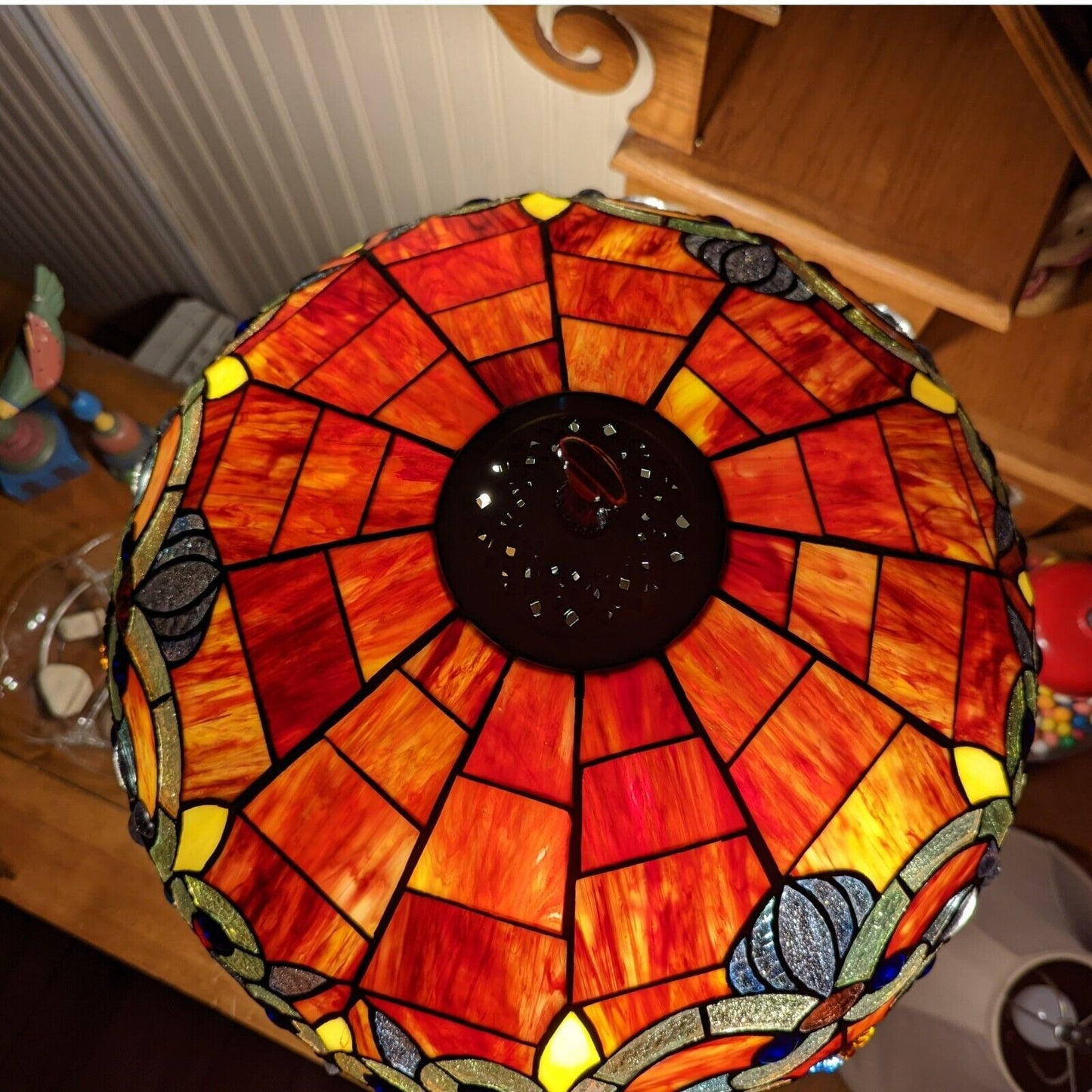 Tiffany Style Red Stained Glass Victorian Design Table Lamp w/ Lighted Base