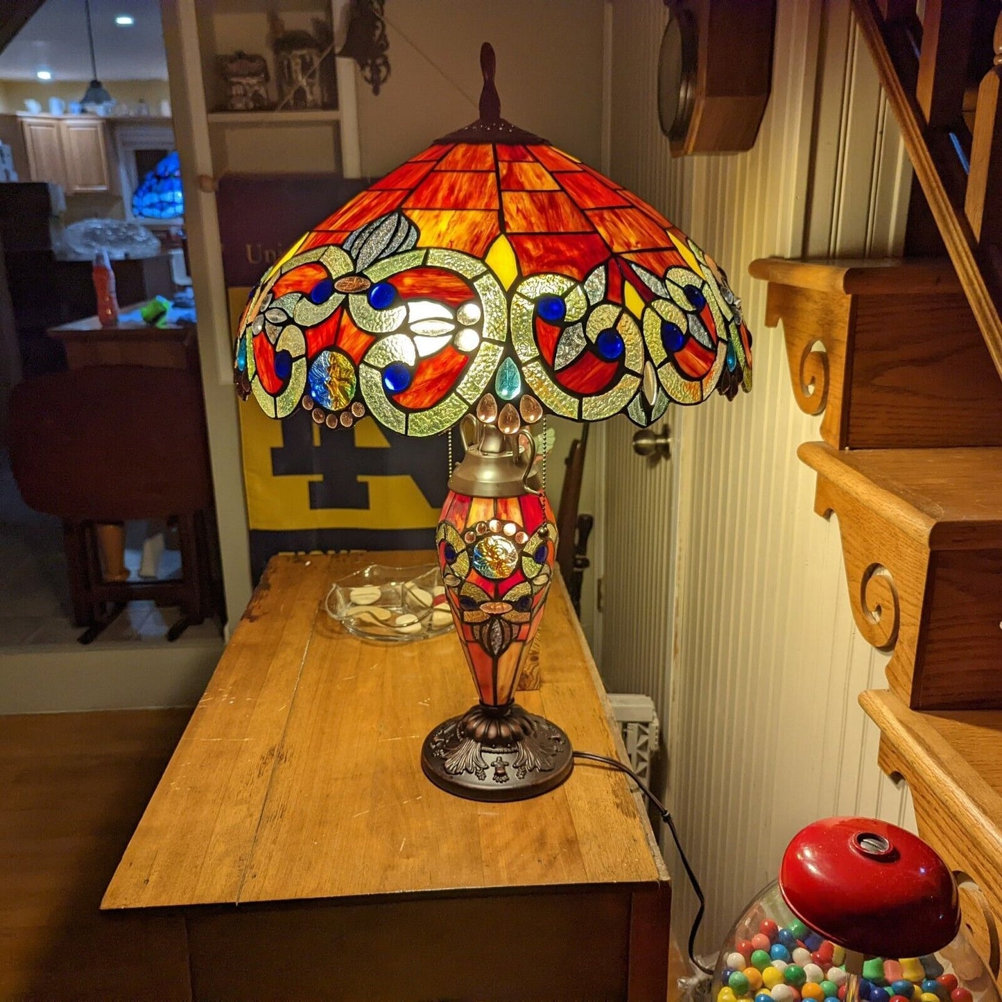 Tiffany Style Red Stained Glass Victorian Design Table Lamp w/ Lighted Base