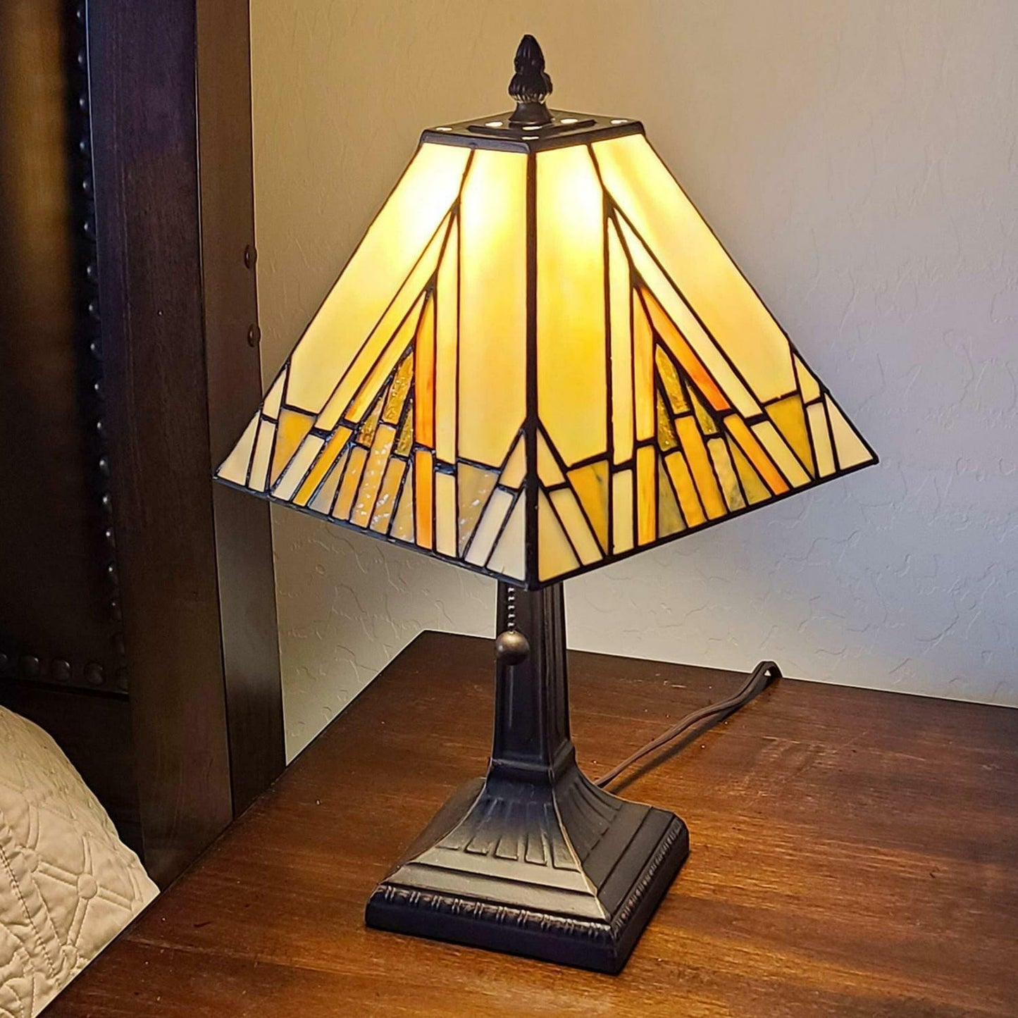 Mission Tiffany Style Stained Glass Table Lamp In Ivory And Orange 14.5 Tall