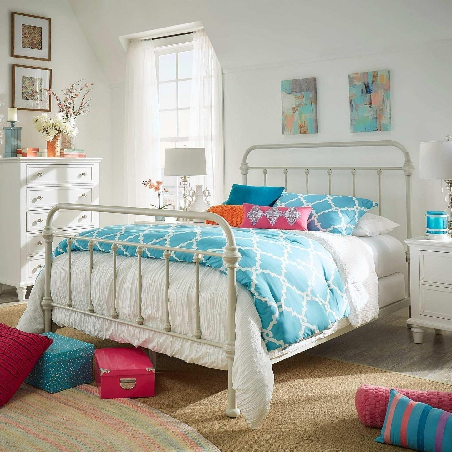 Classic QUEEN Size Metal Bed Traditional Country Style Glossy White